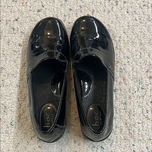 b.o.c.  Women’s Patent Leather Look Black Shoes